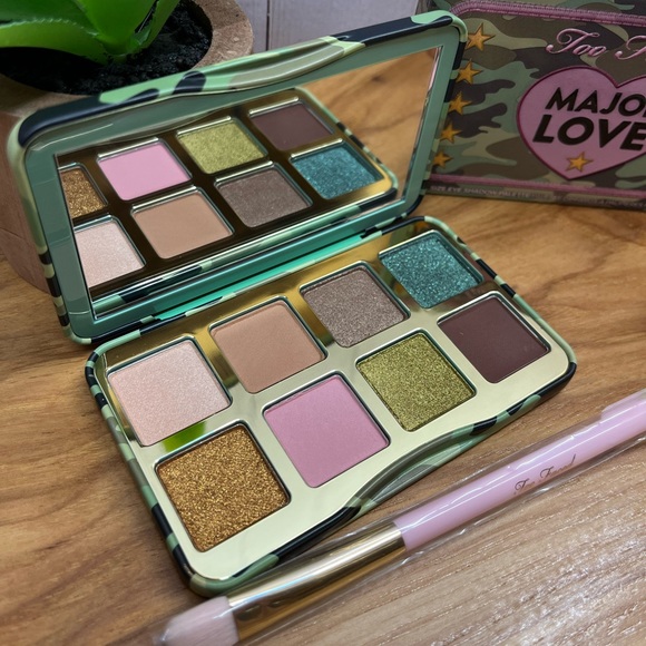 3 Piece Too Faced Major Love Set - Picture 9 of 11